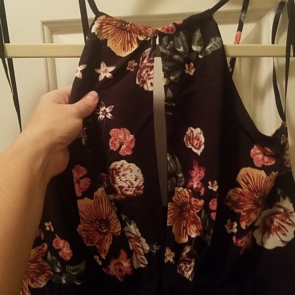 ⏰LAST CHANCE⏰ Black floral maxi dress - Picture 6 of 6
